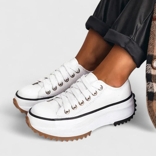 NovaTrend | Eleganta Sneakers för Kvinnor med Rund Tå