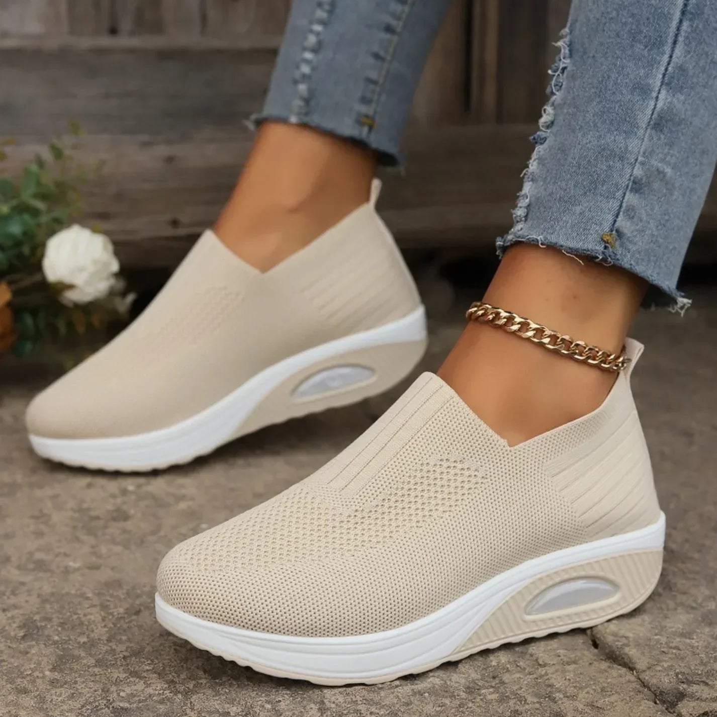 Snörningsfri ortopedisk sneaker