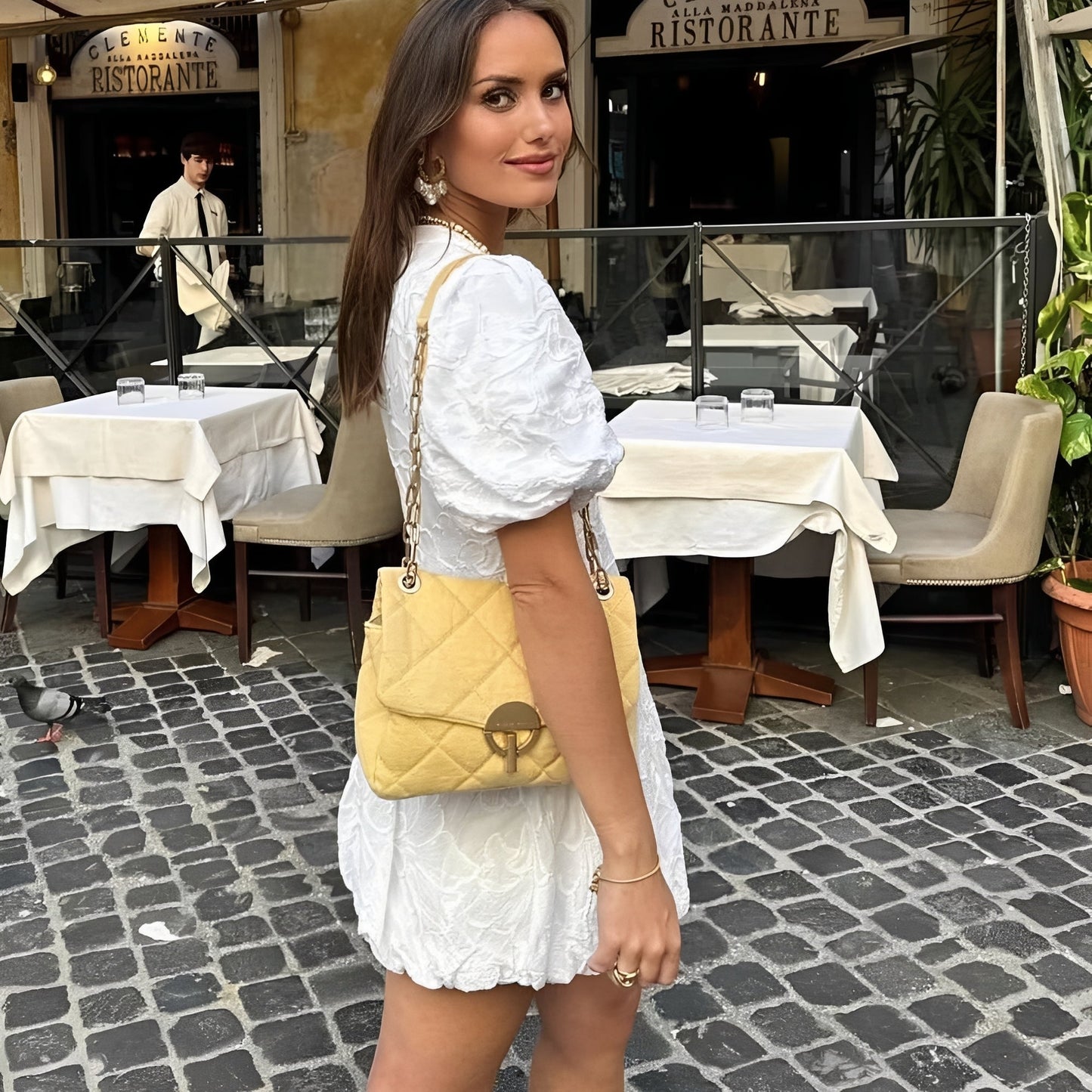 Elina - Elegant Minikjol med Fina Broderier för Kvinnor