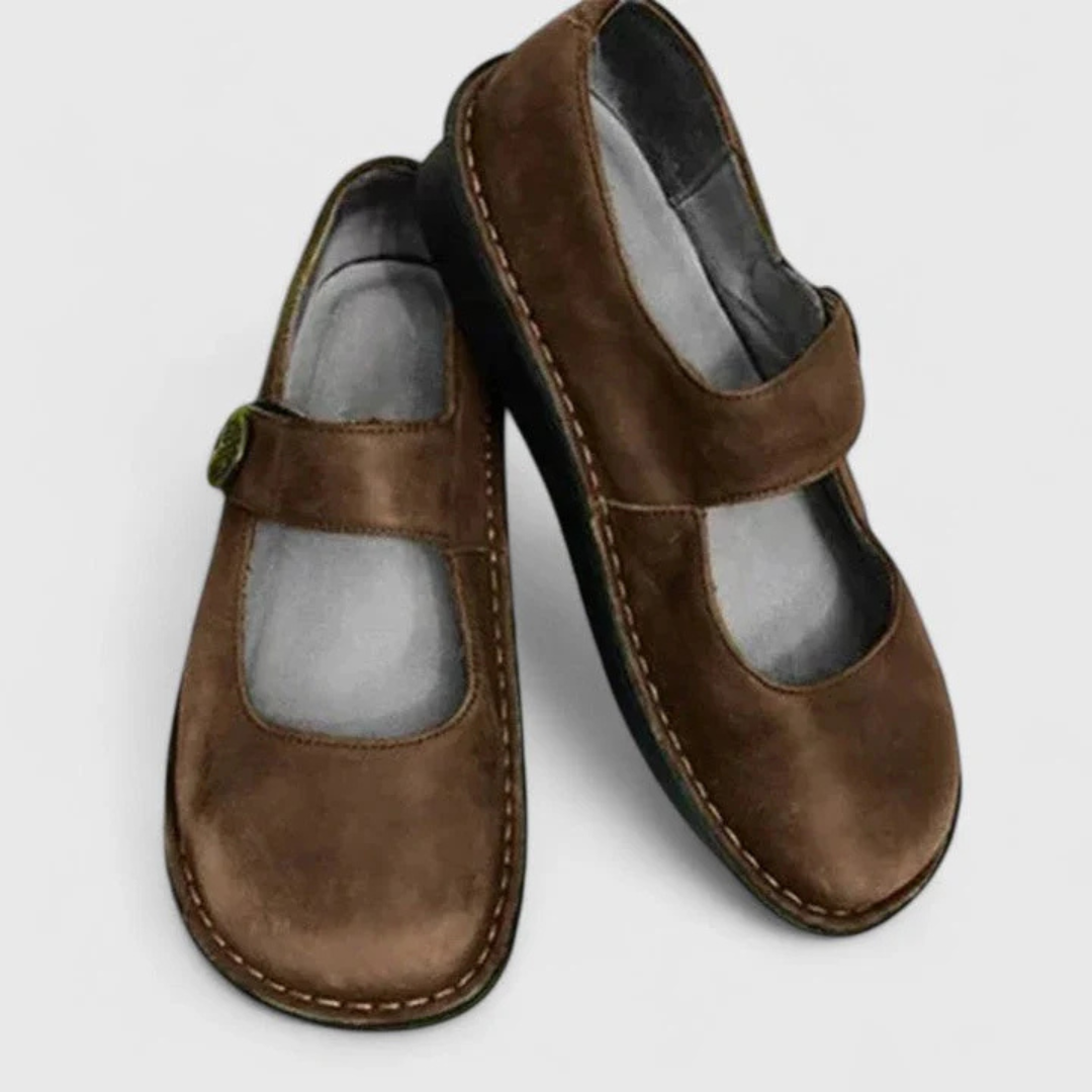 Livia | Eleganta Slip-On Skor med Detaljer