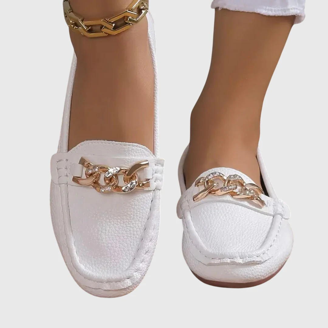 Sienna | Eleganta Slip-On Loafers med Kettendetalj