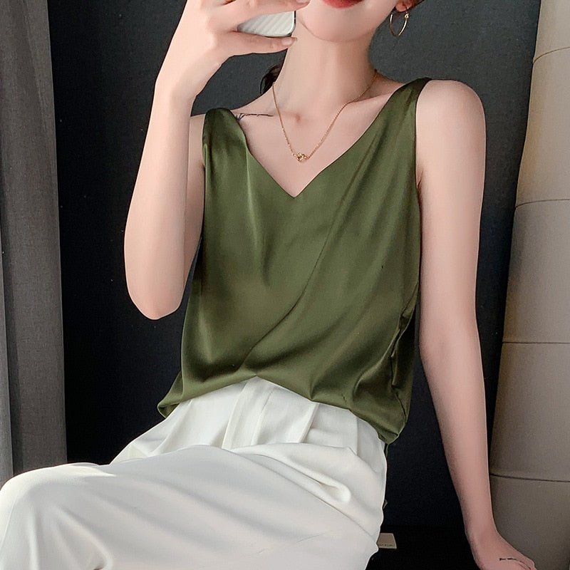 Sublim | Elegant Satin V-ringad Top för Damer