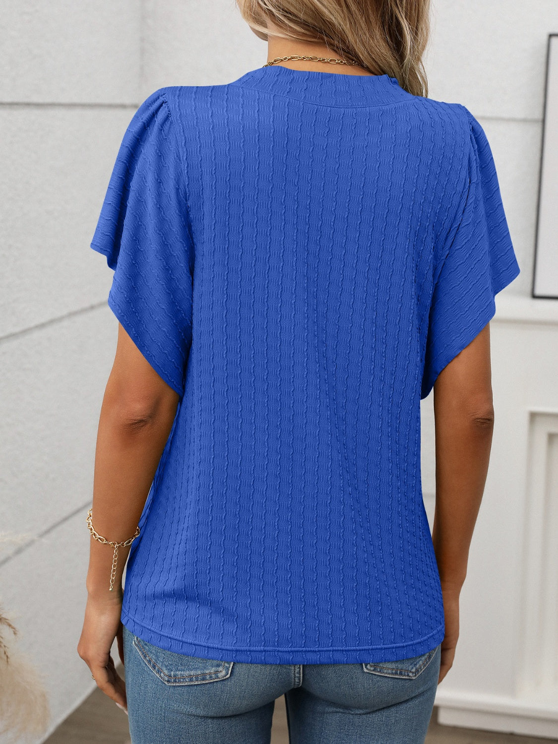 Elegant T-Shirt med Rund Hals og Lette Ærmer