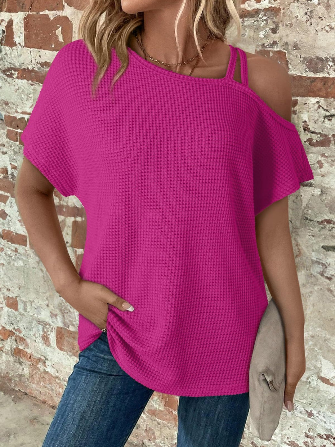 Stilfuldt Asymmetrisk T-Shirt med Rund Halsudskæring