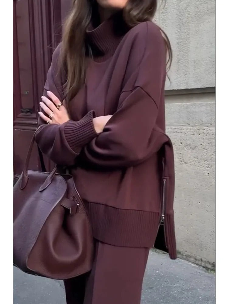 Elegant set med polotröja och lösa byxor med fickor