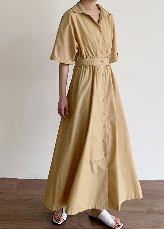 Vårklänning i Khaki med Knappar – Elegans i Plus Size