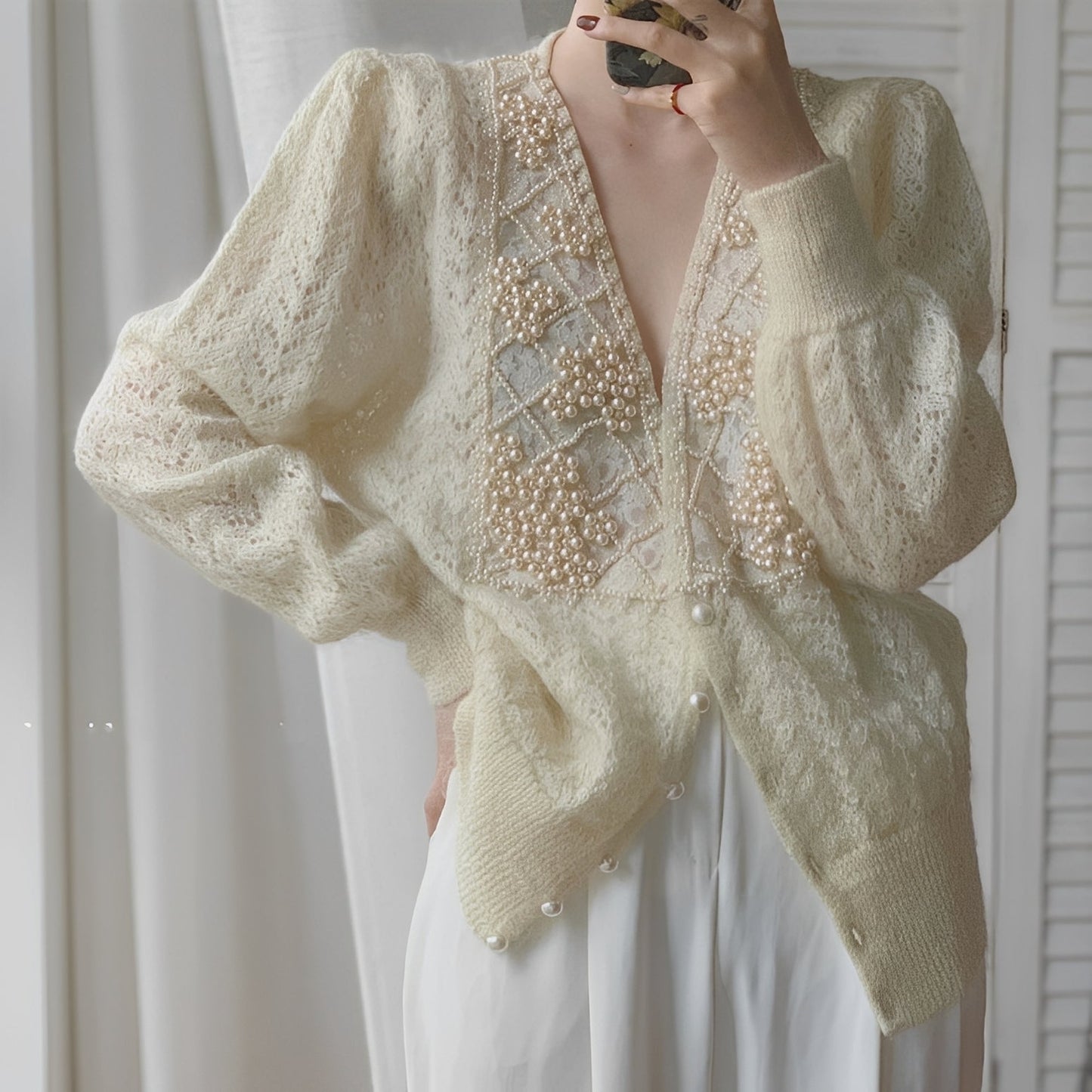 Celestia - Eleganta Långärmade Cardigan med Pärldetaljer
