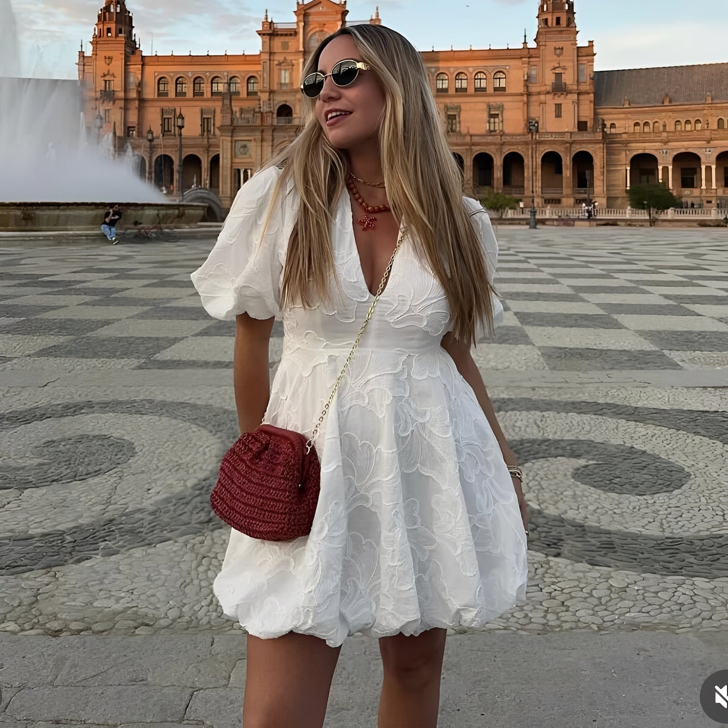 Elina - Elegant Minikjol med Fina Broderier för Kvinnor
