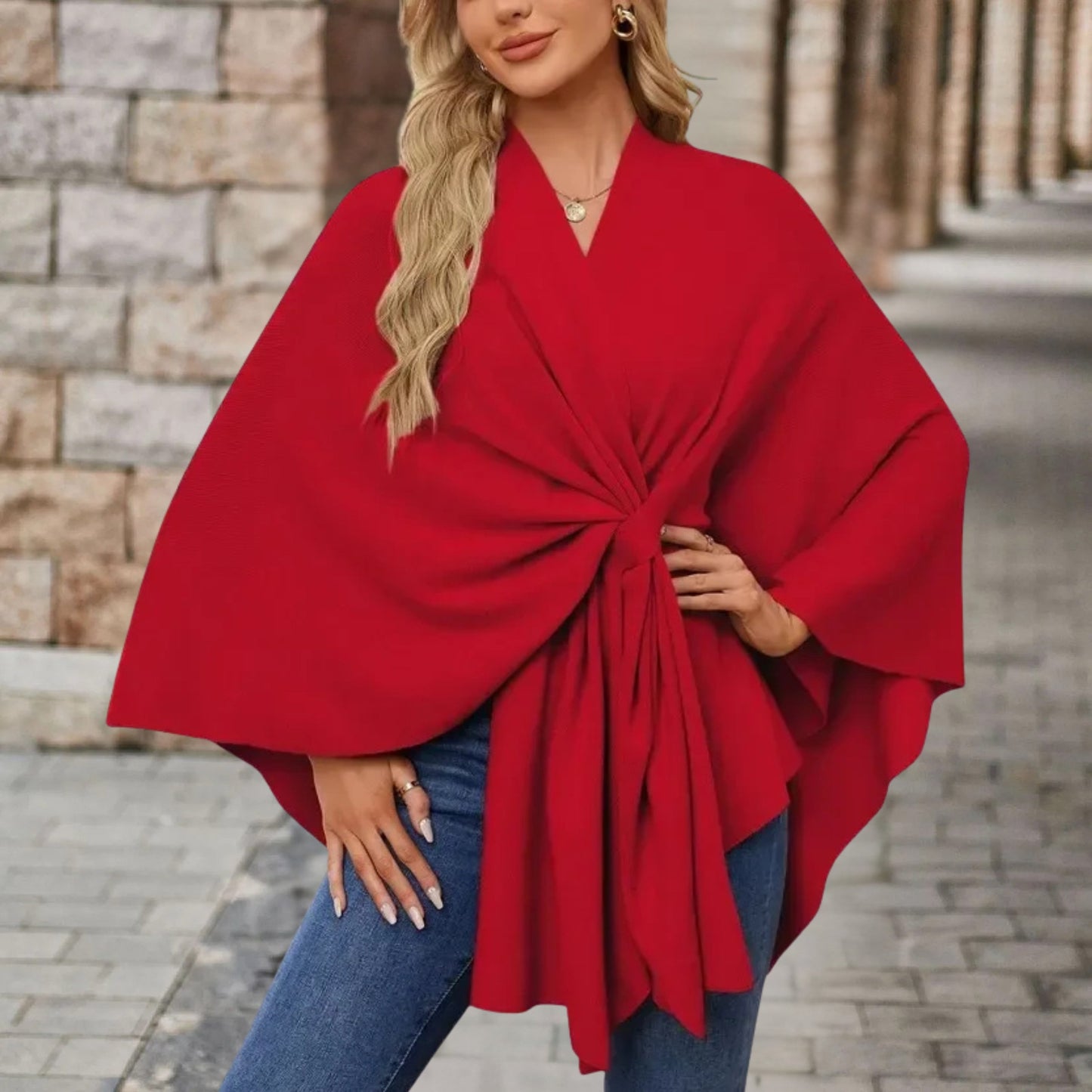 Elegant Damebluse med Cape-stil og Frontknytning