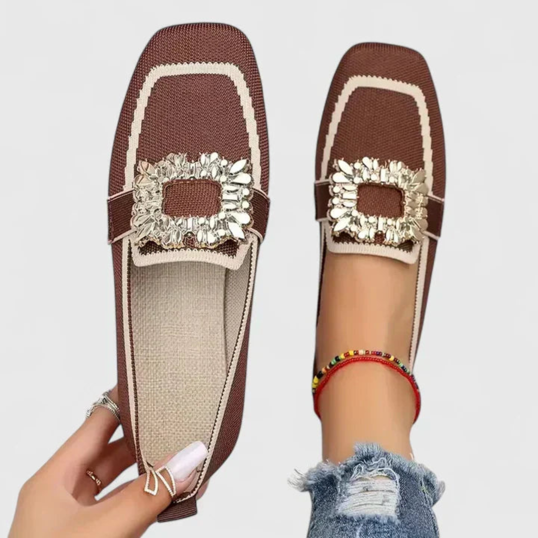 Nora | Elegant Slip-On Loafers med Smyckesdetaljer