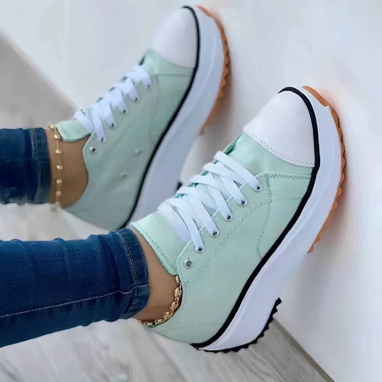Vibrant - Trendiga Sneakers för Mode Medvetna Kvinnor