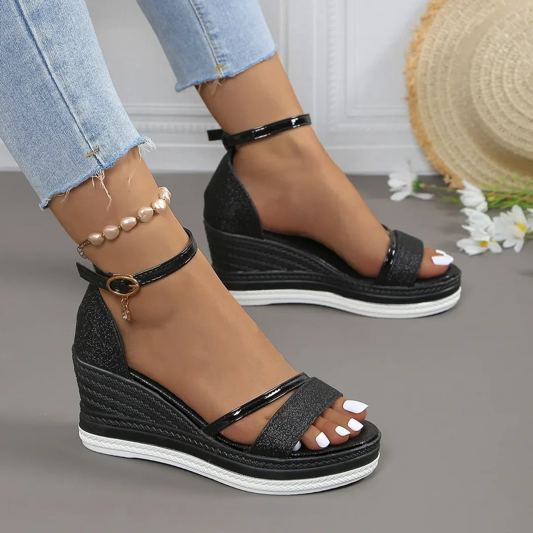 Elina | Eleganta Plattform Sandaler med Riemen