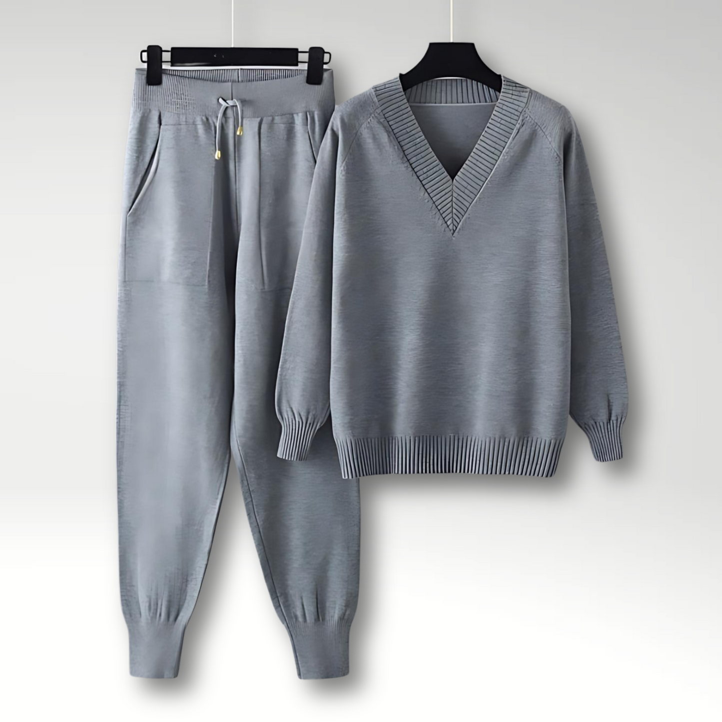 Elegant mysset med luva och byxor – Stilfull avkoppling