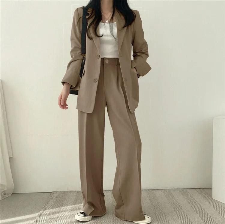 Elysia | Tvådelad Kostym med Lång Blazer för Moderna Kvinnor