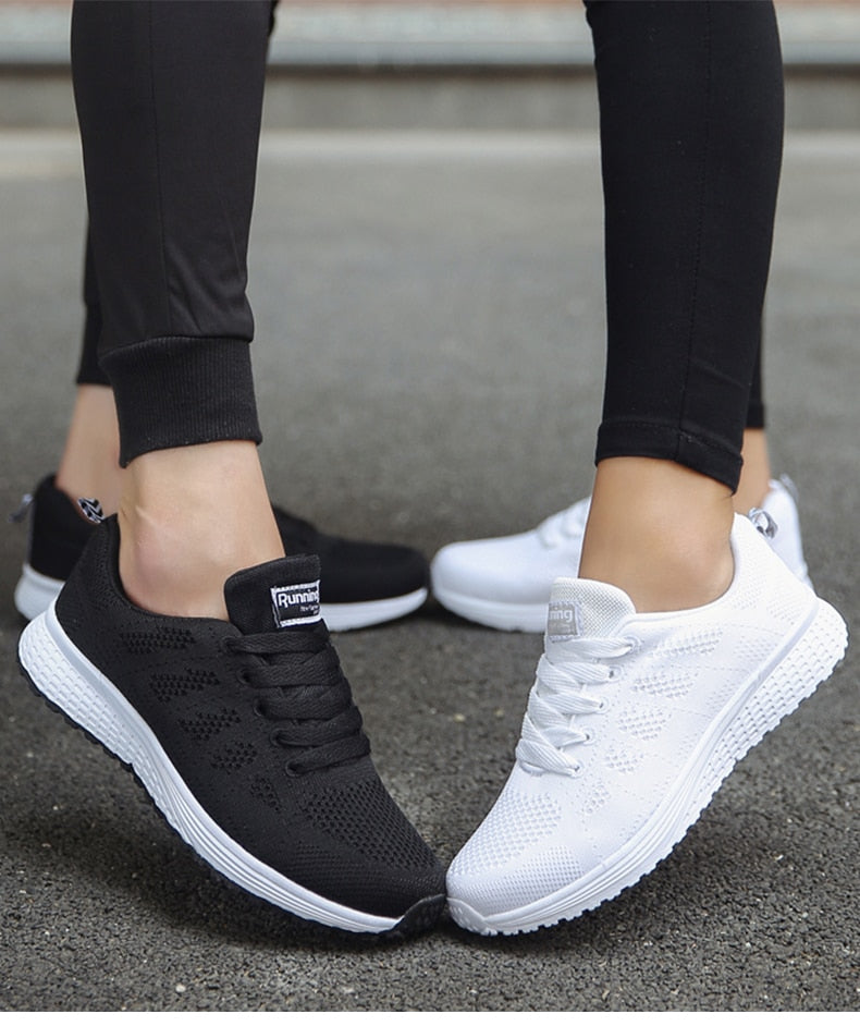 Sneakers för damer med slip-on design