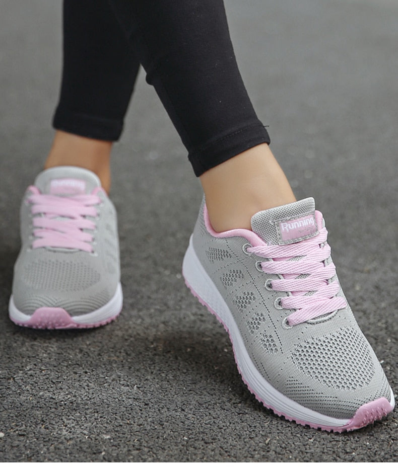 Damsneakers med snörning för ortopediskt stöd