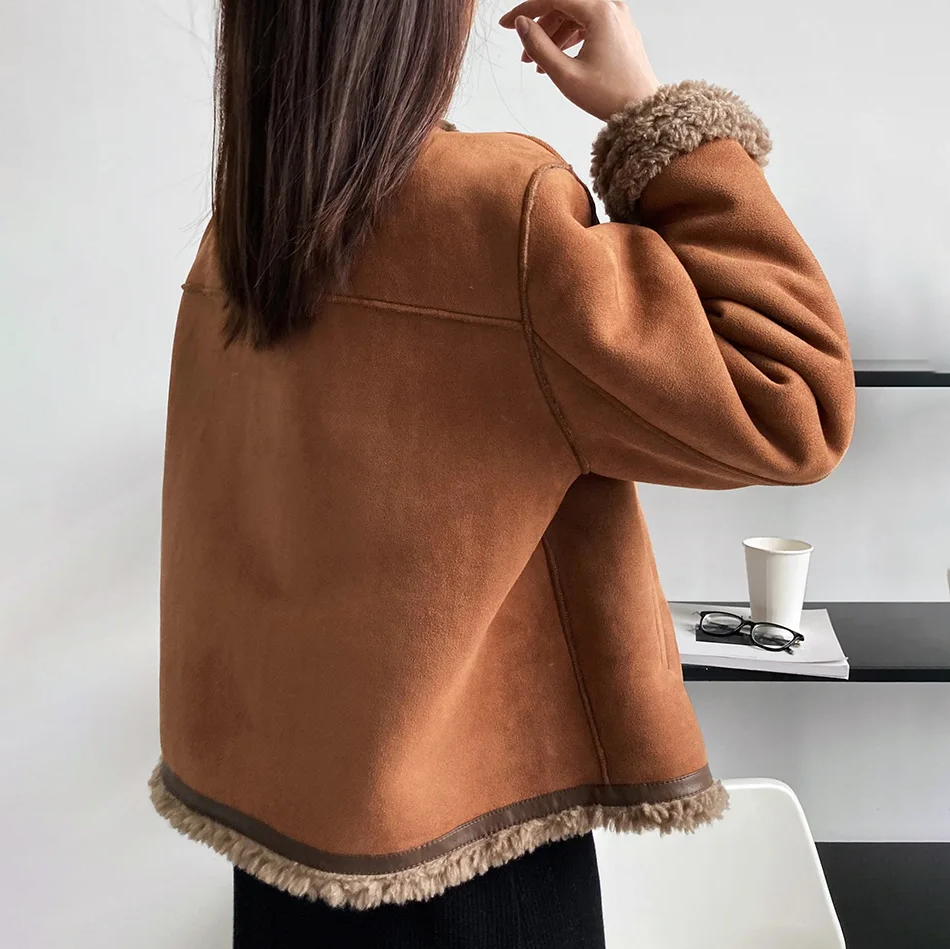 Elegant brun jakke til kvinder med blødt fleecefór
