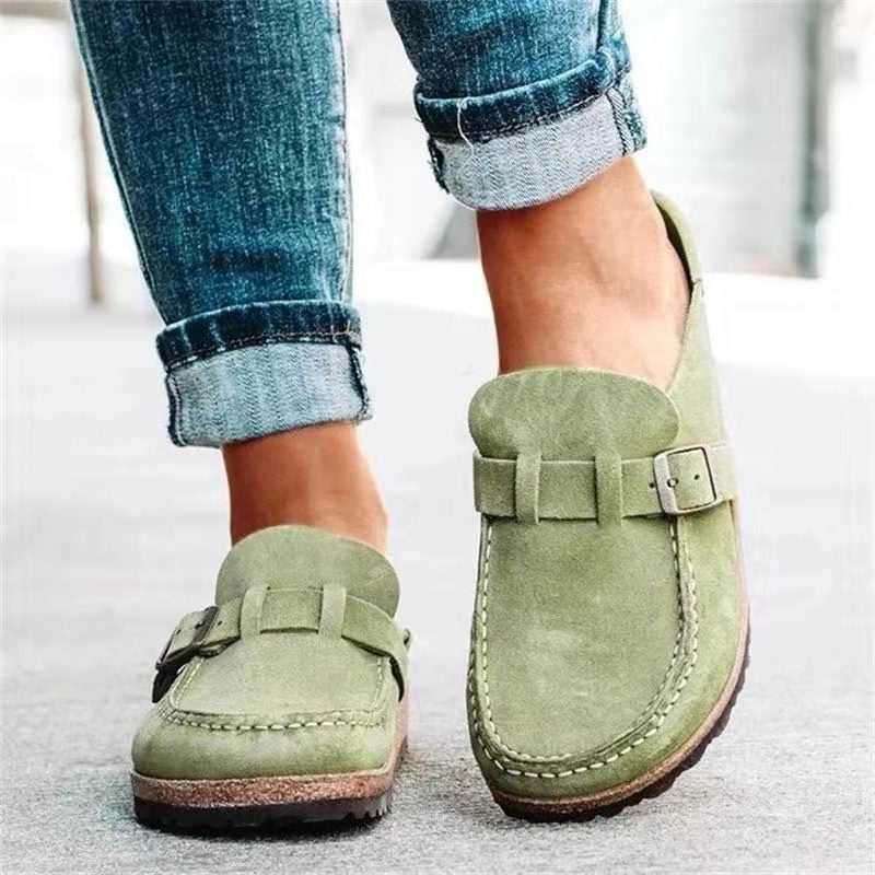 Livia | Trendiga slip-on loafers med spännande detaljer