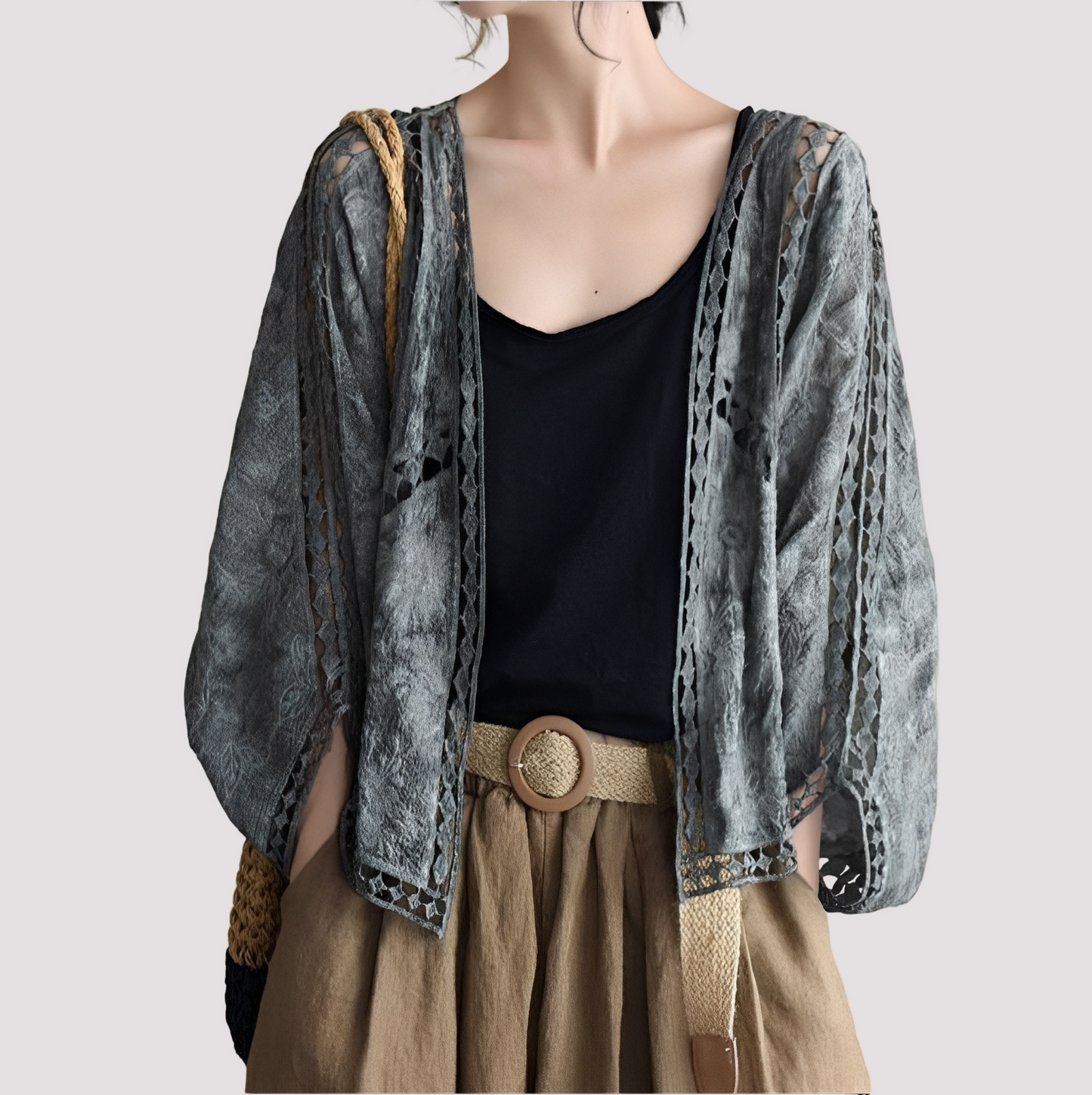 Nora - Trendig Cardigan med Cut-Outs för Damer