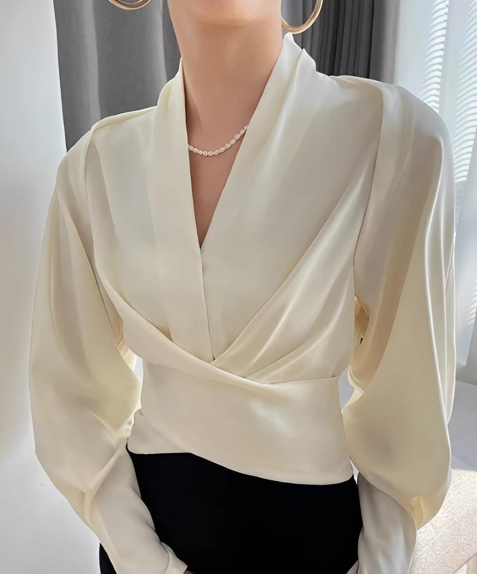 Livia - Chic V-ringad Blus
