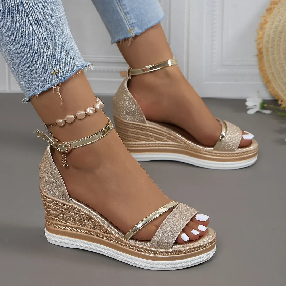 Elina | Eleganta Plattform Sandaler med Riemen