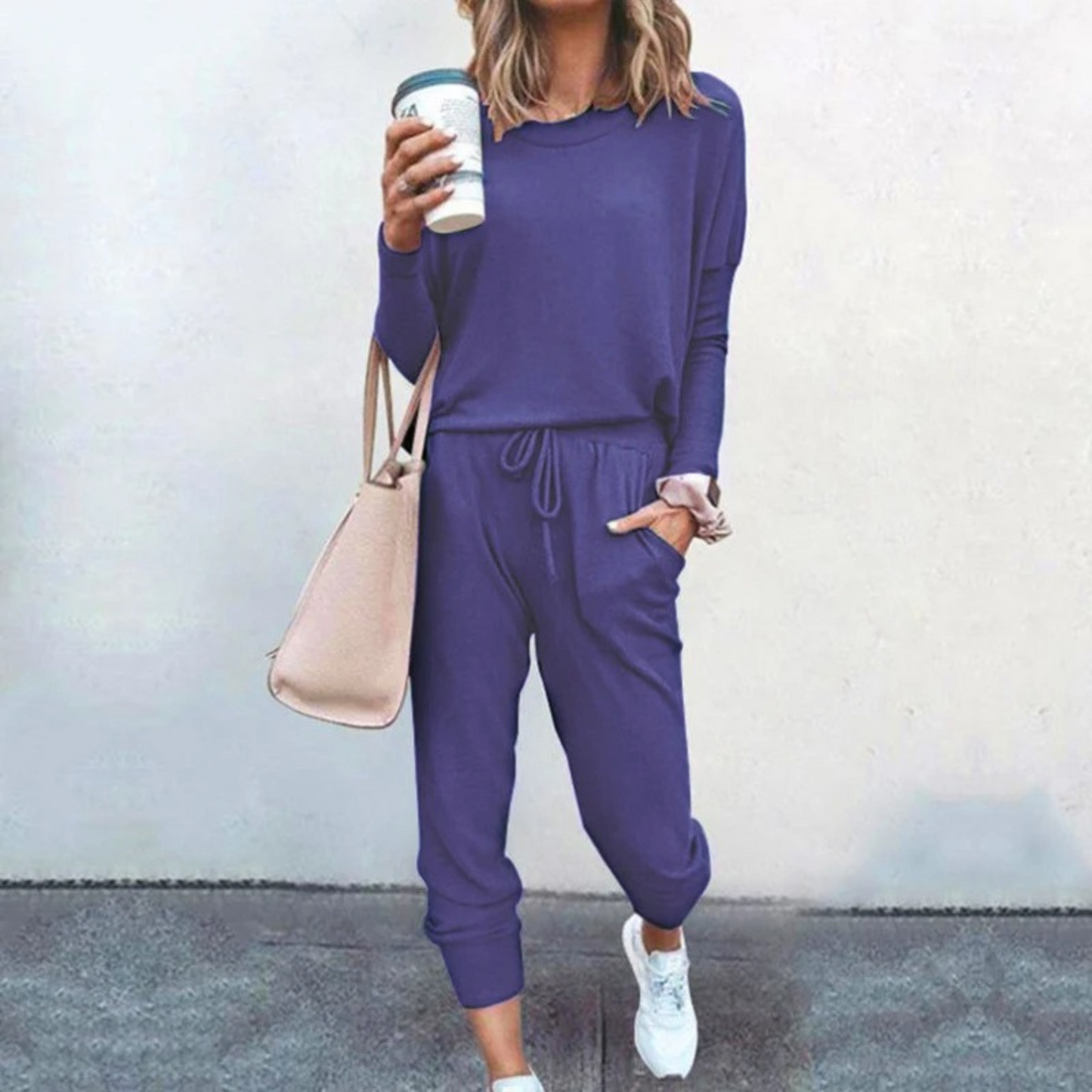 Set för kvinnor med loungestil och joggers