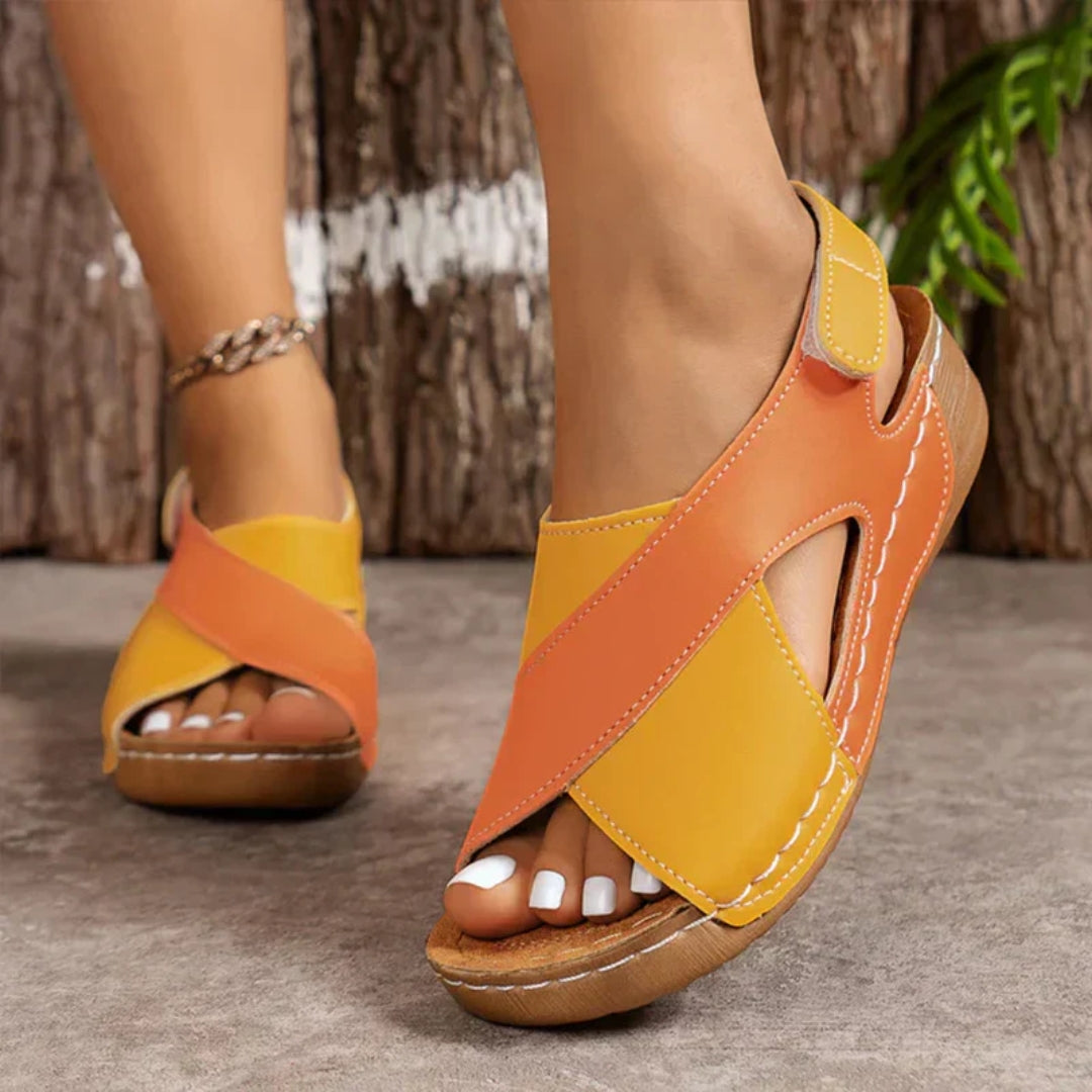 Sofia | Eleganta Sandaler med Korsade Remmar