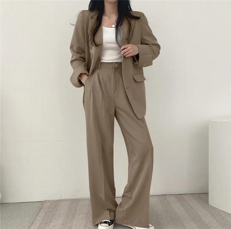 Elysia | Tvådelad Kostym med Lång Blazer för Moderna Kvinnor