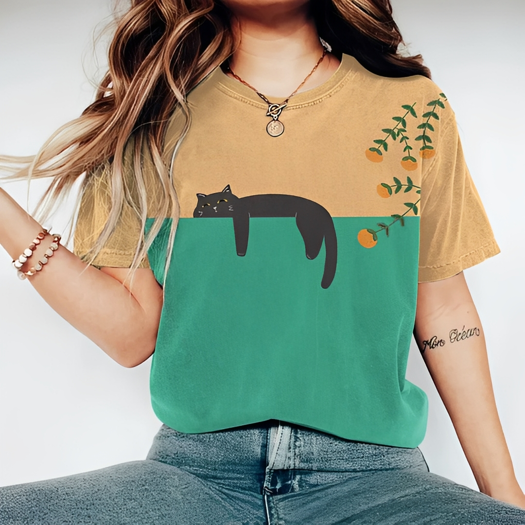 Evelina - Modernt och lekfullt T-shirt för kvinnor