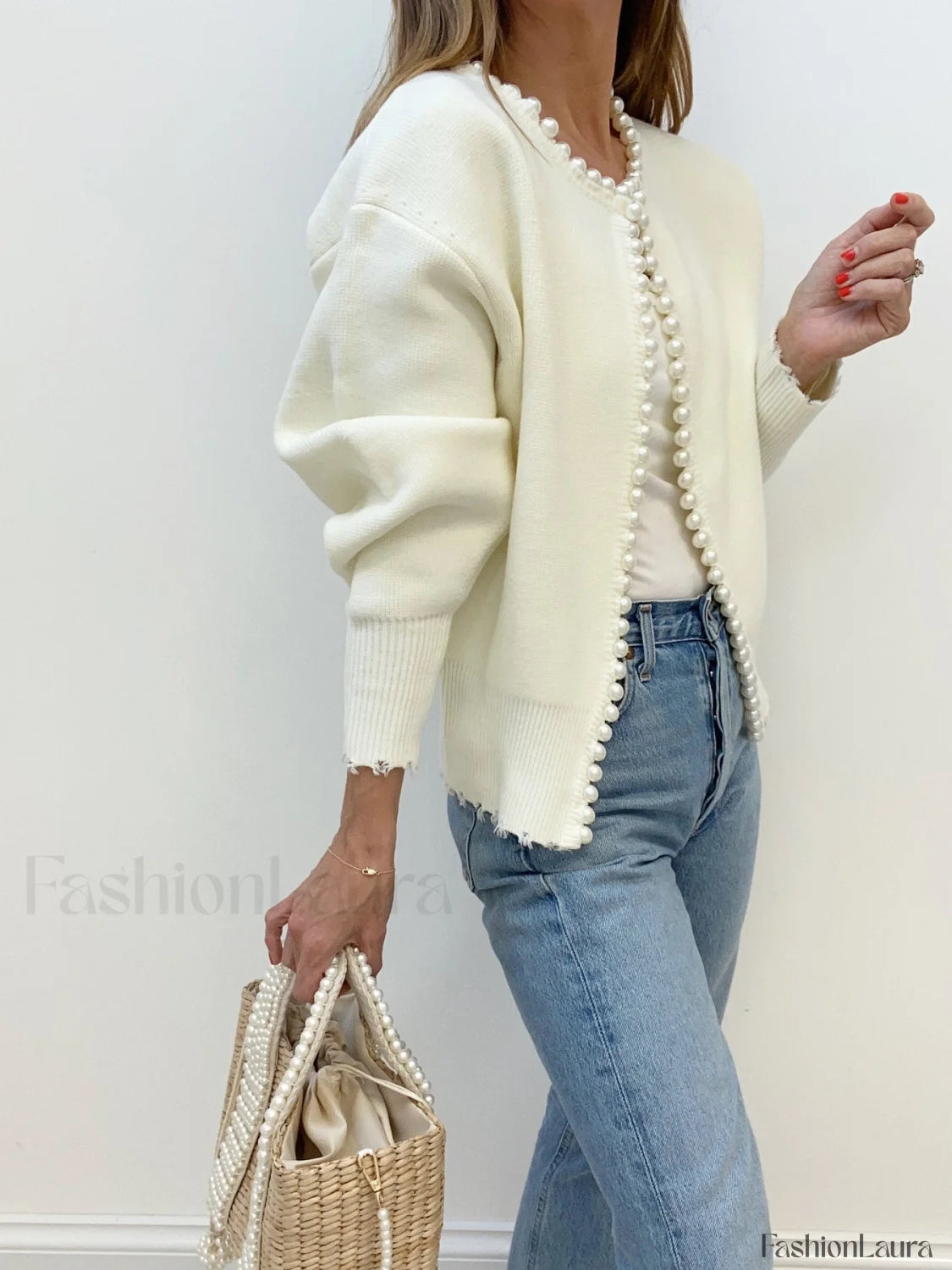 Elegant Strikcardigan med Perler og Fransk Kant