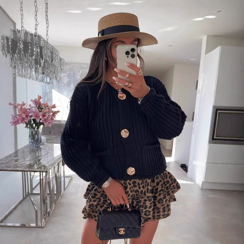 Elegant Oversized Strikjakke med Knapper og Lommer
