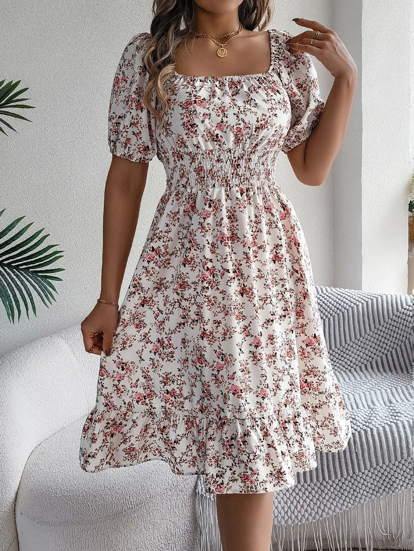 Blomsterkjole med Lette Puffærmer