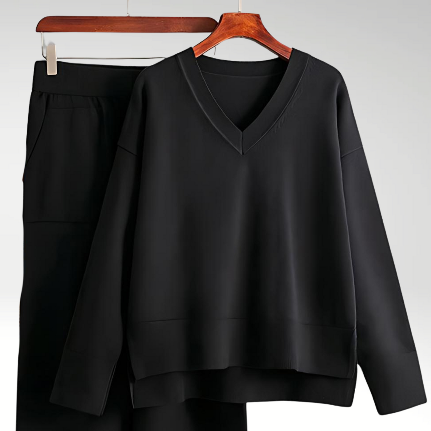 Elegant tvådelad outfit med V-ringning och lösa byxor