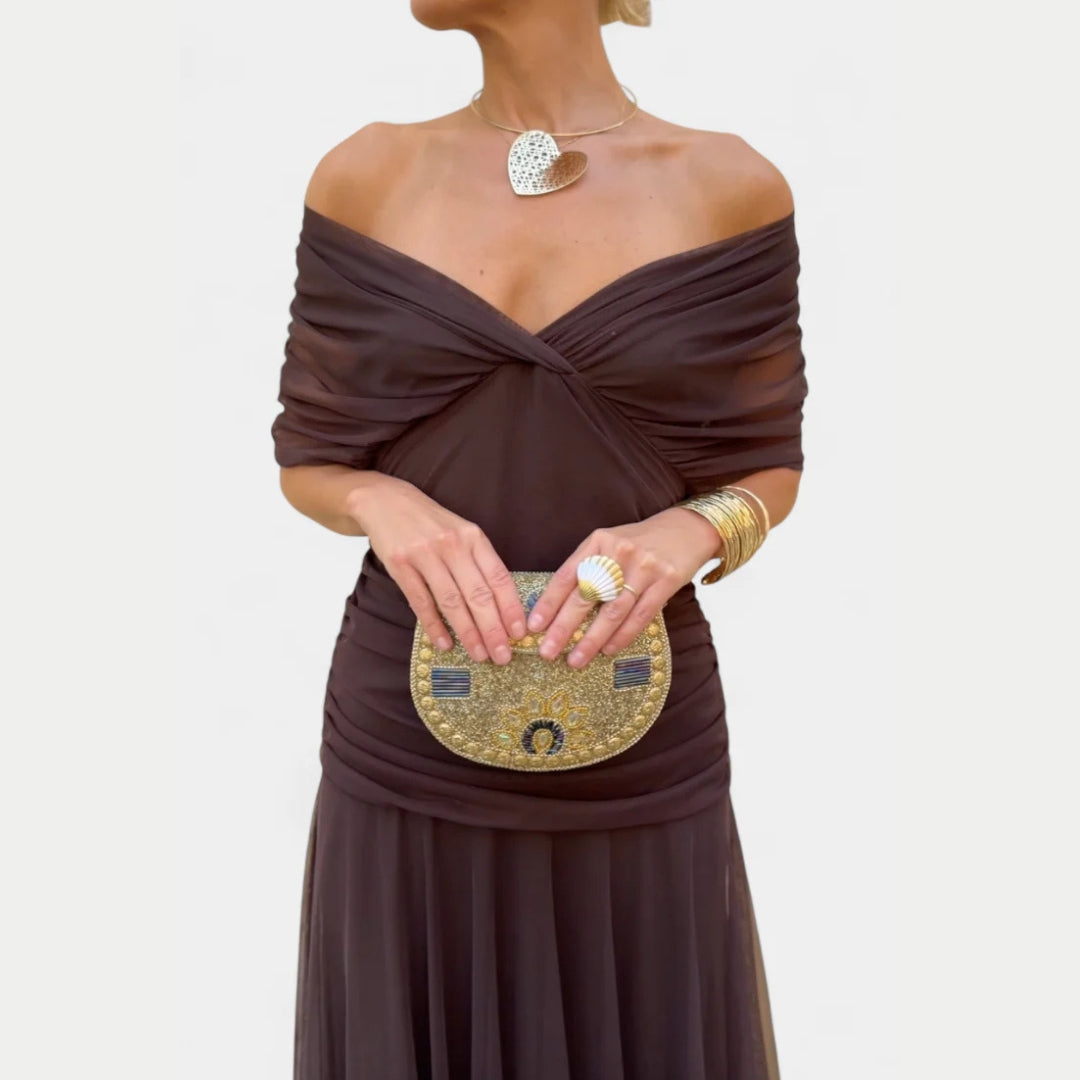 Elegant Off-Shoulder Klänning för Sommarkvällar
