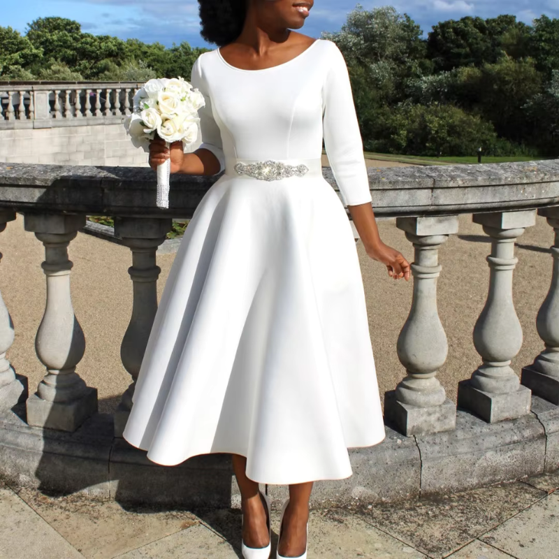 Evelina | Eleganta Midi-Klänningen med Rund Urringning