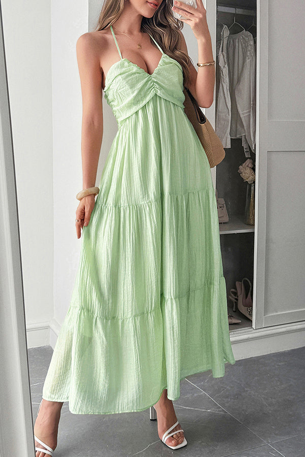 Elegante Maxikjole med Halterneck-design til Ferie-vibes