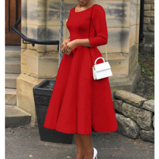 Evelina | Elegant midiklänning med rund urringning