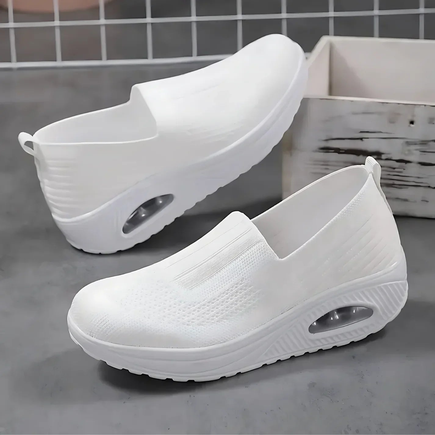 Snörningsfri ortopedisk sneaker