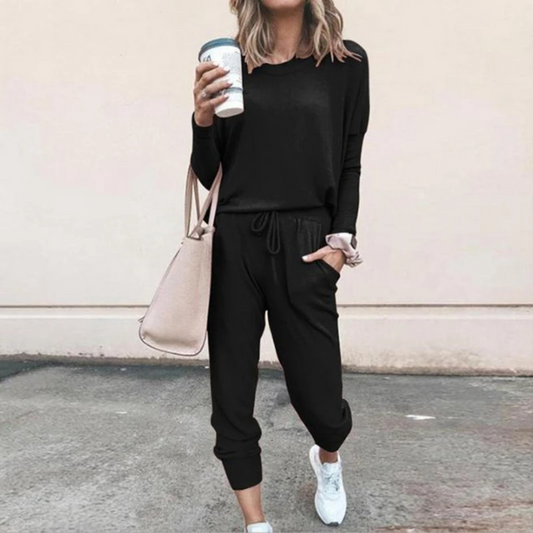 Set för kvinnor med loungestil och joggers