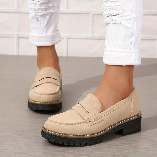 Stella – Eleganta Loafers med Distinkt Sula