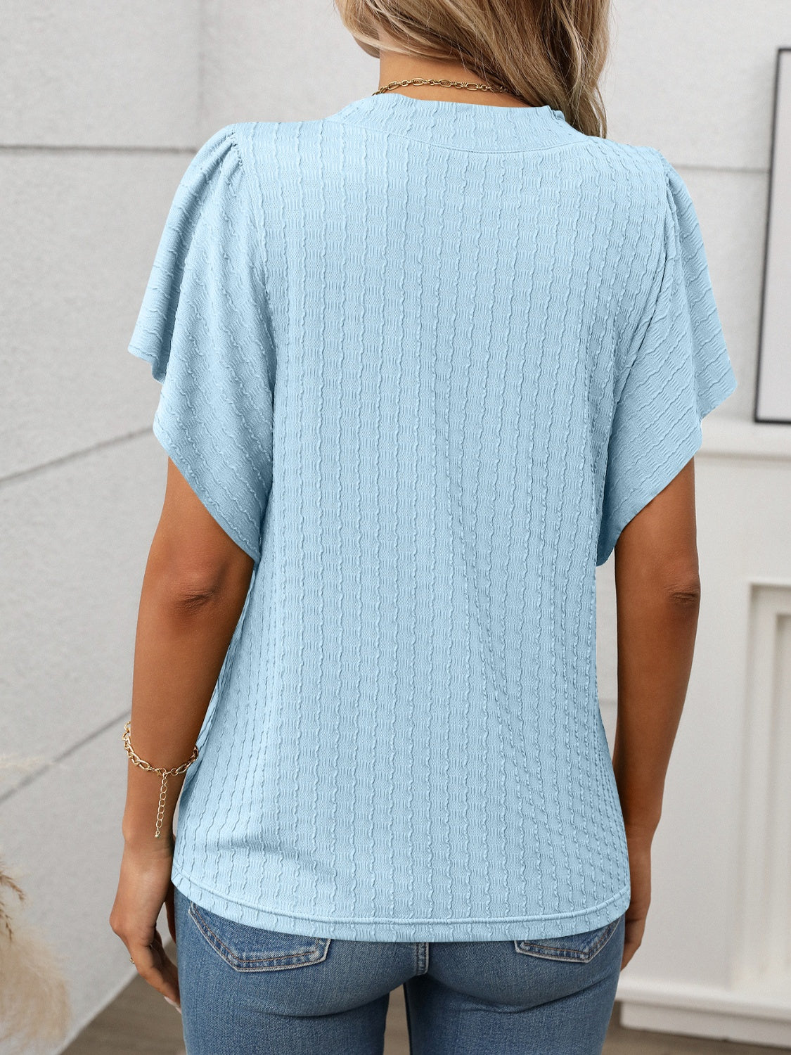 Elegant T-Shirt med Rund Hals og Lette Ærmer