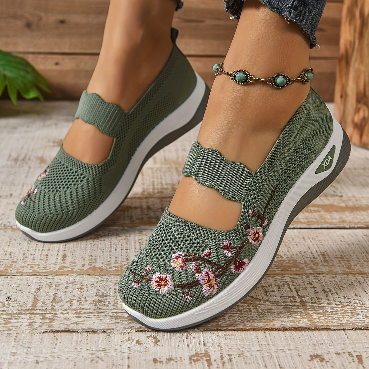 Blommönstrade Mesh Slip-On Skor – Färgsprakande Stil
