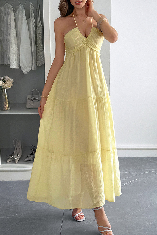 Elegante Maxikjole med Halterneck-design til Ferie-vibes