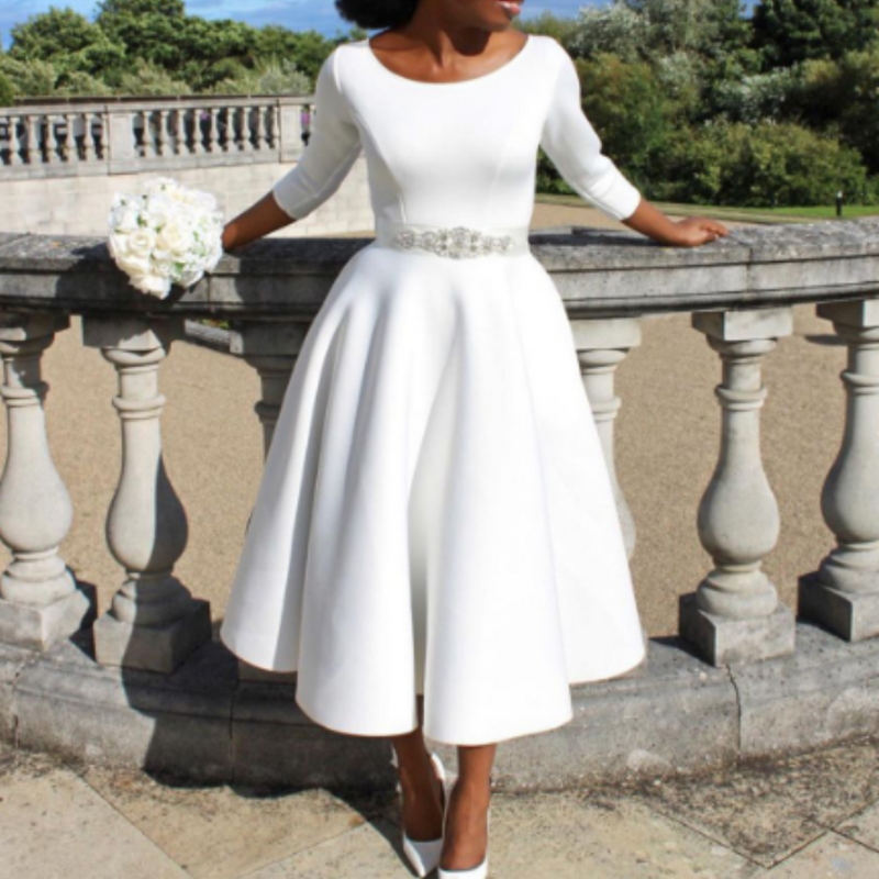 Evelina | Eleganta Midi-Klänningen med Rund Urringning