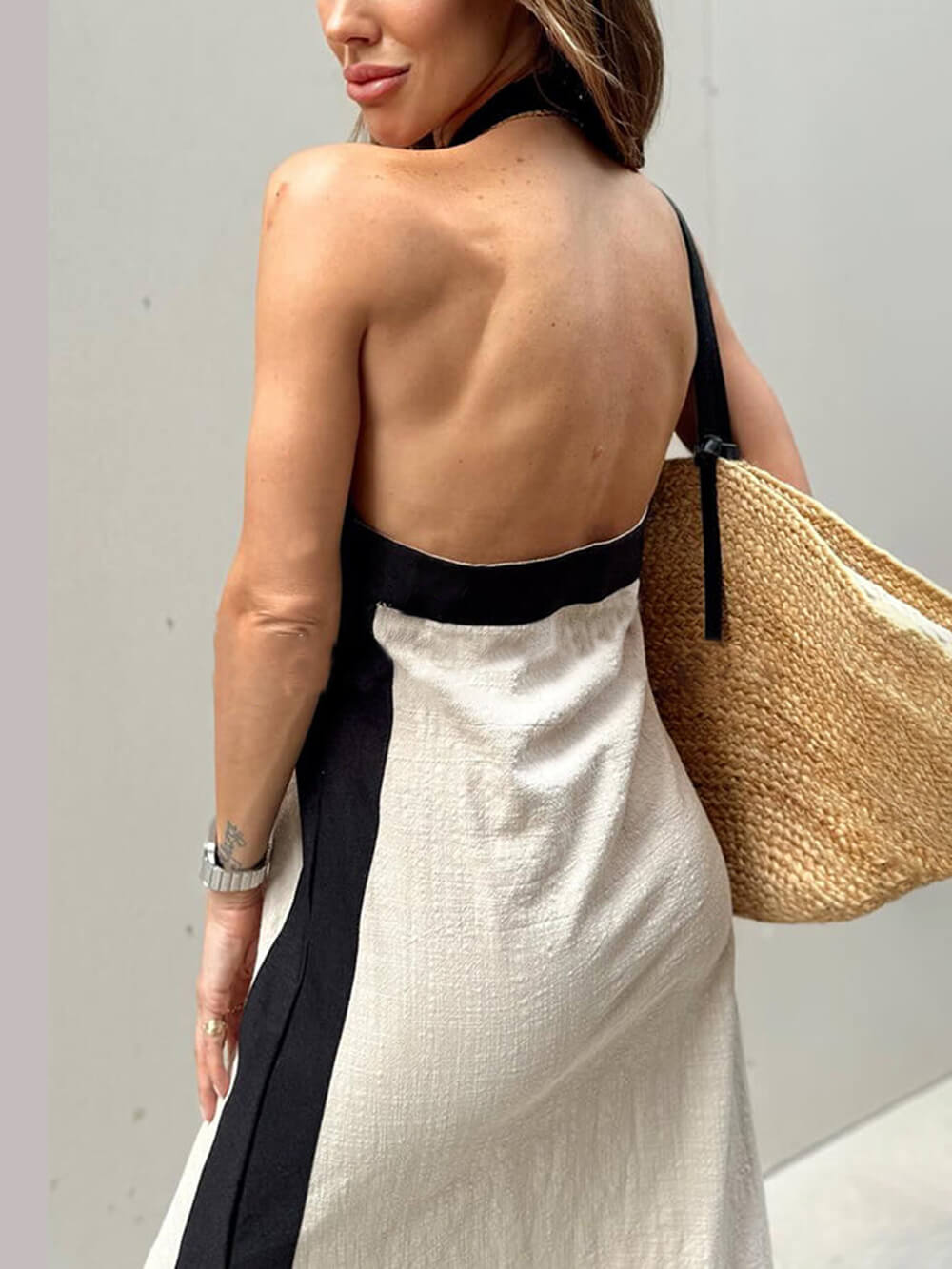 Elegance Maxikjole med Halterneck og Slids