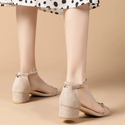 Sofistikerad Stil | Blockklackssandaler med Ankelrem