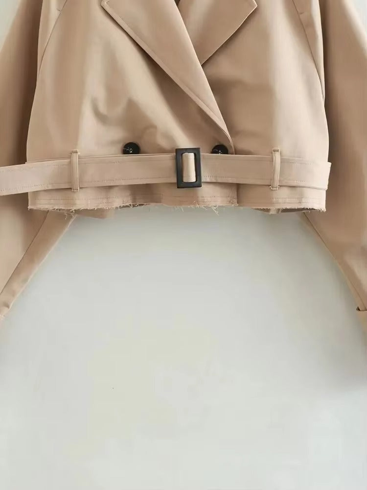 Trendig oversize trenchcoat med skarp silhuett