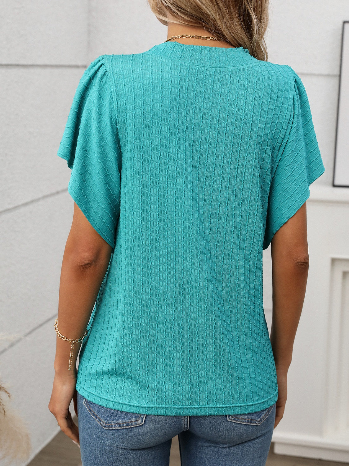 Elegant T-Shirt med Rund Hals og Lette Ærmer