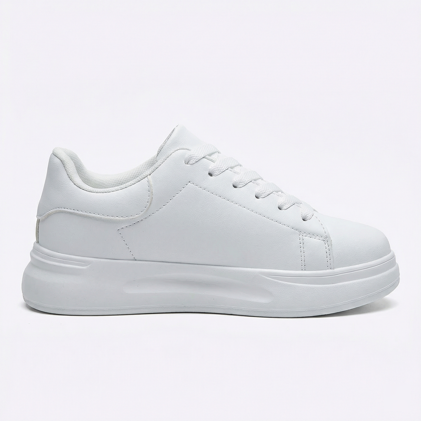 Snygga sneakers med snörning för bekväm användning