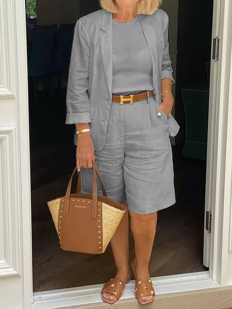 Elegant set med kavaj och shorts i lätt tyg